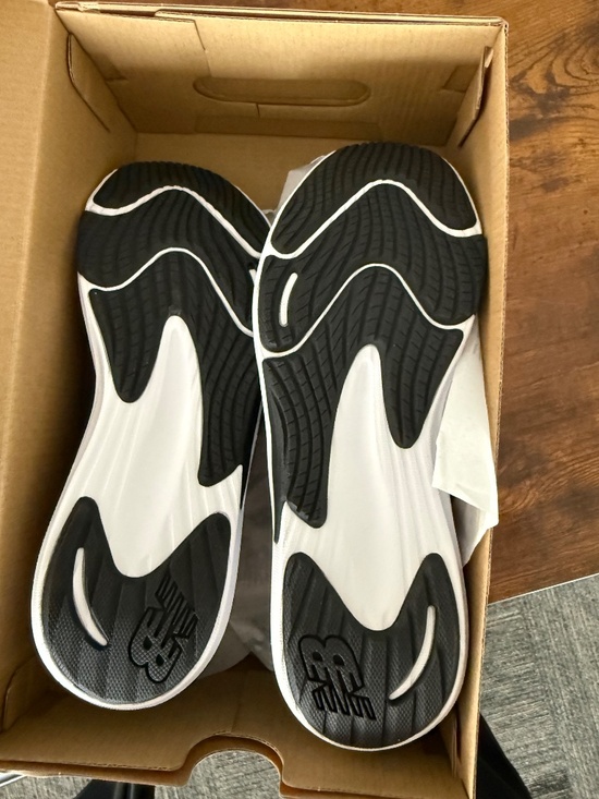 Women’s New Balance Sneakers - Picture 3 of 3